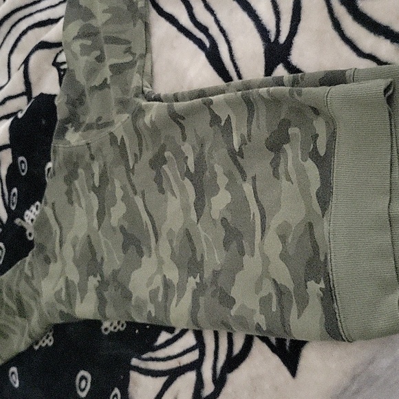 Goerge camo suit sweater and pants XL pants and large sweater matching set - Picture 9 of 11